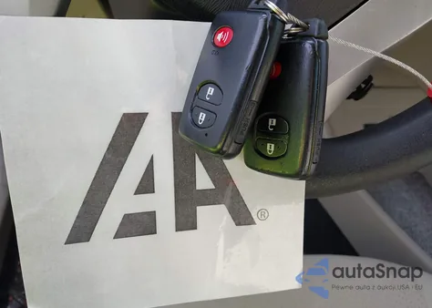 2013 Toyota Prius Three z USA, uszkodzony, nr VIN JTDKN3DUXD5620775